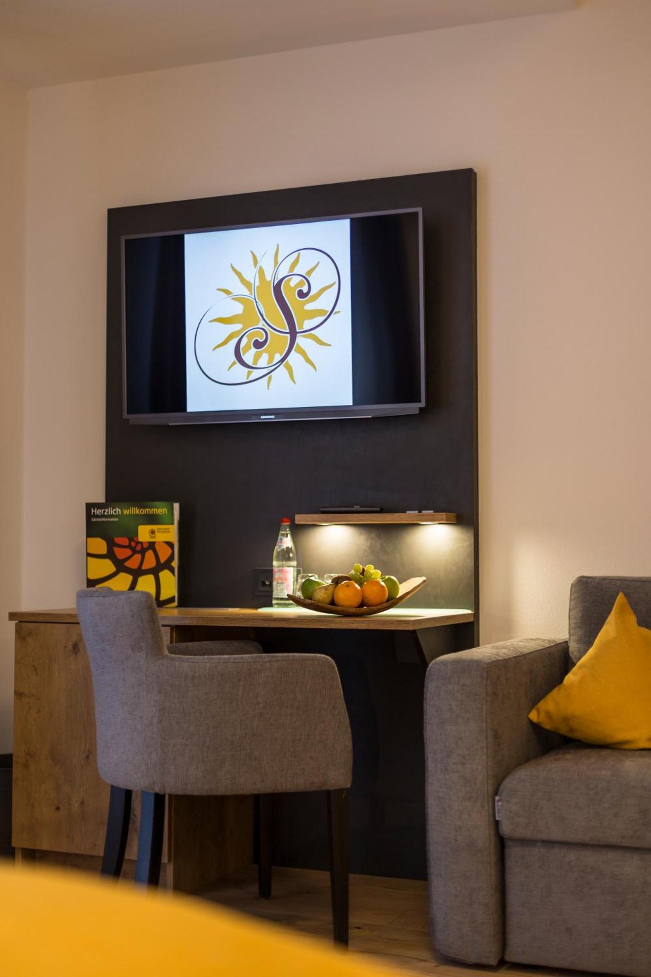 Hotel-Gasthof Zur Sonne بابنهايم المظهر الخارجي الصورة