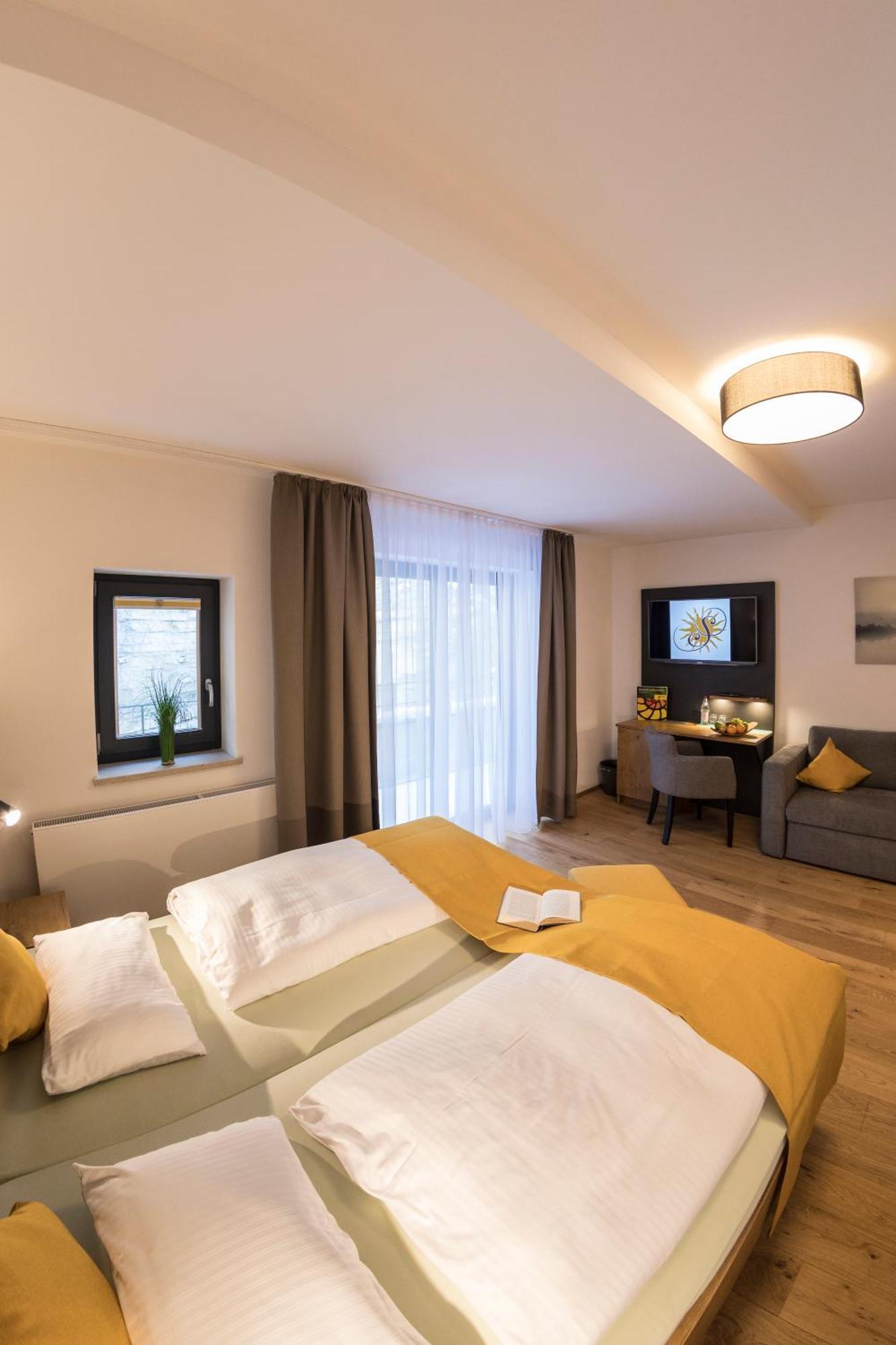 Hotel-Gasthof Zur Sonne بابنهايم المظهر الخارجي الصورة