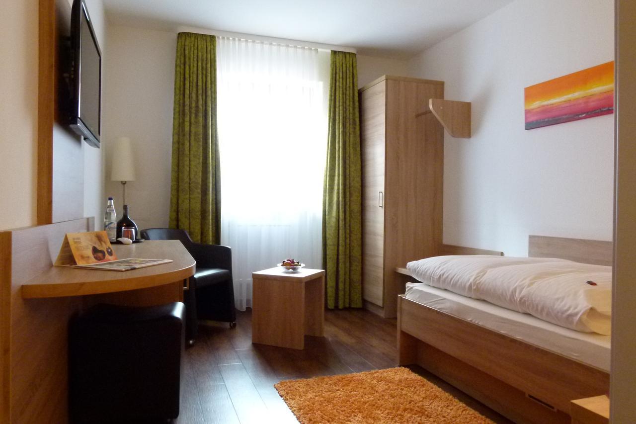 Hotel-Gasthof Zur Sonne بابنهايم المظهر الخارجي الصورة