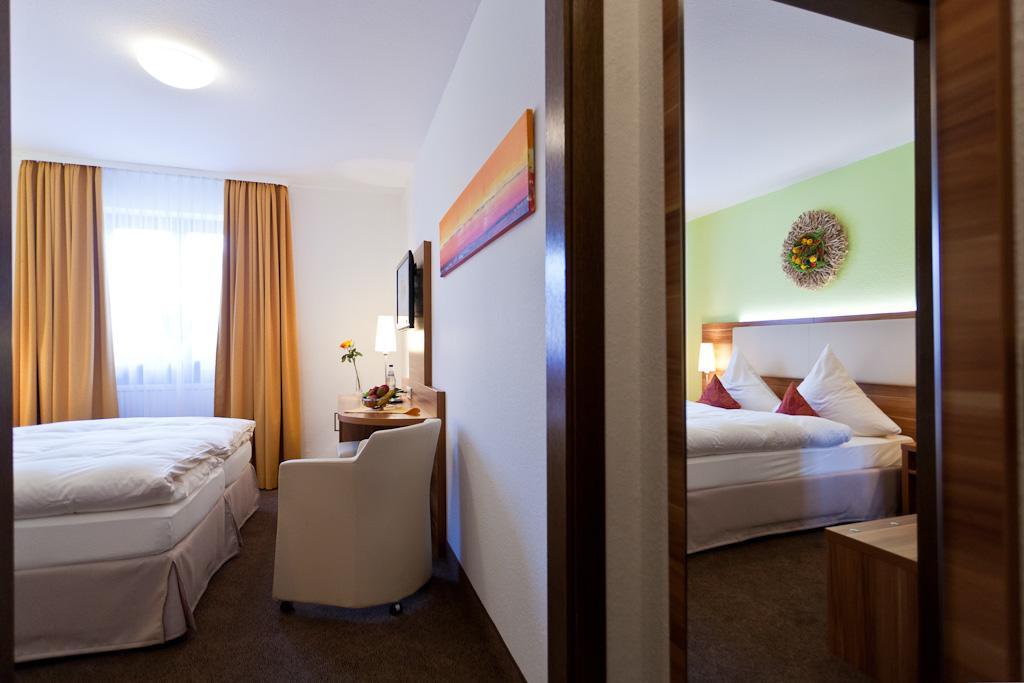 Hotel-Gasthof Zur Sonne بابنهايم المظهر الخارجي الصورة
