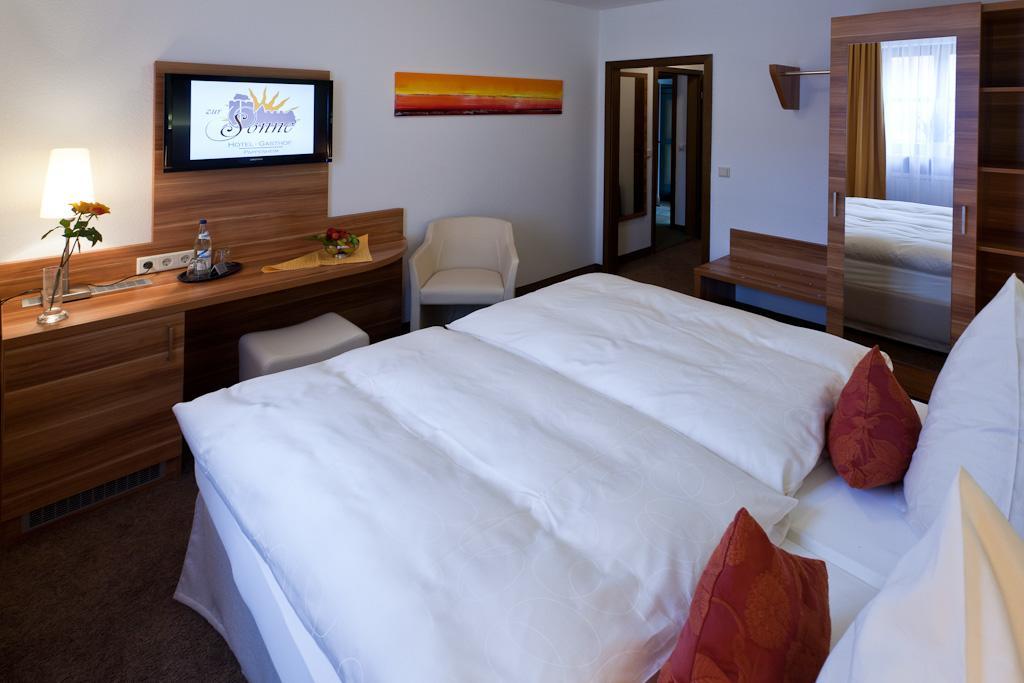 Hotel-Gasthof Zur Sonne بابنهايم المظهر الخارجي الصورة